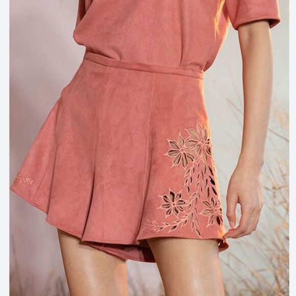 NWT PatBo Faux Suede Shorts Rose Size 34/ US 2 - Picture 1 of 13